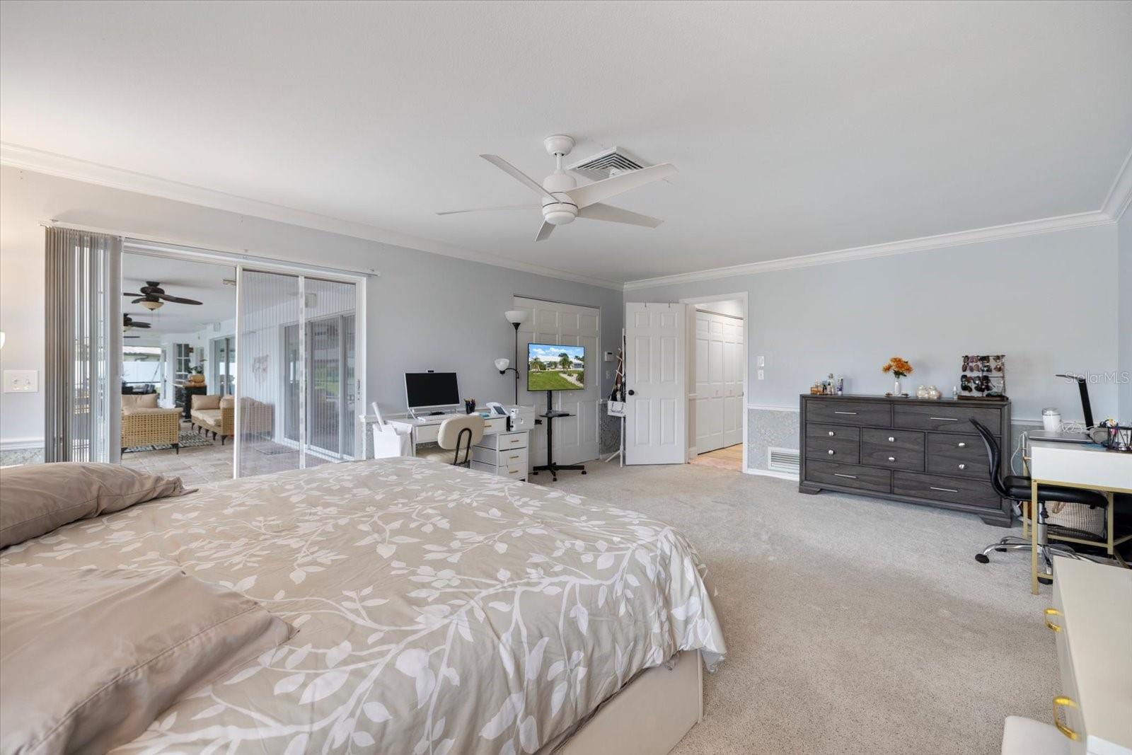 4762 MEREDITH LN