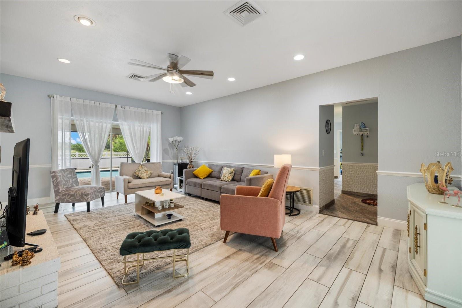 4762 MEREDITH LN