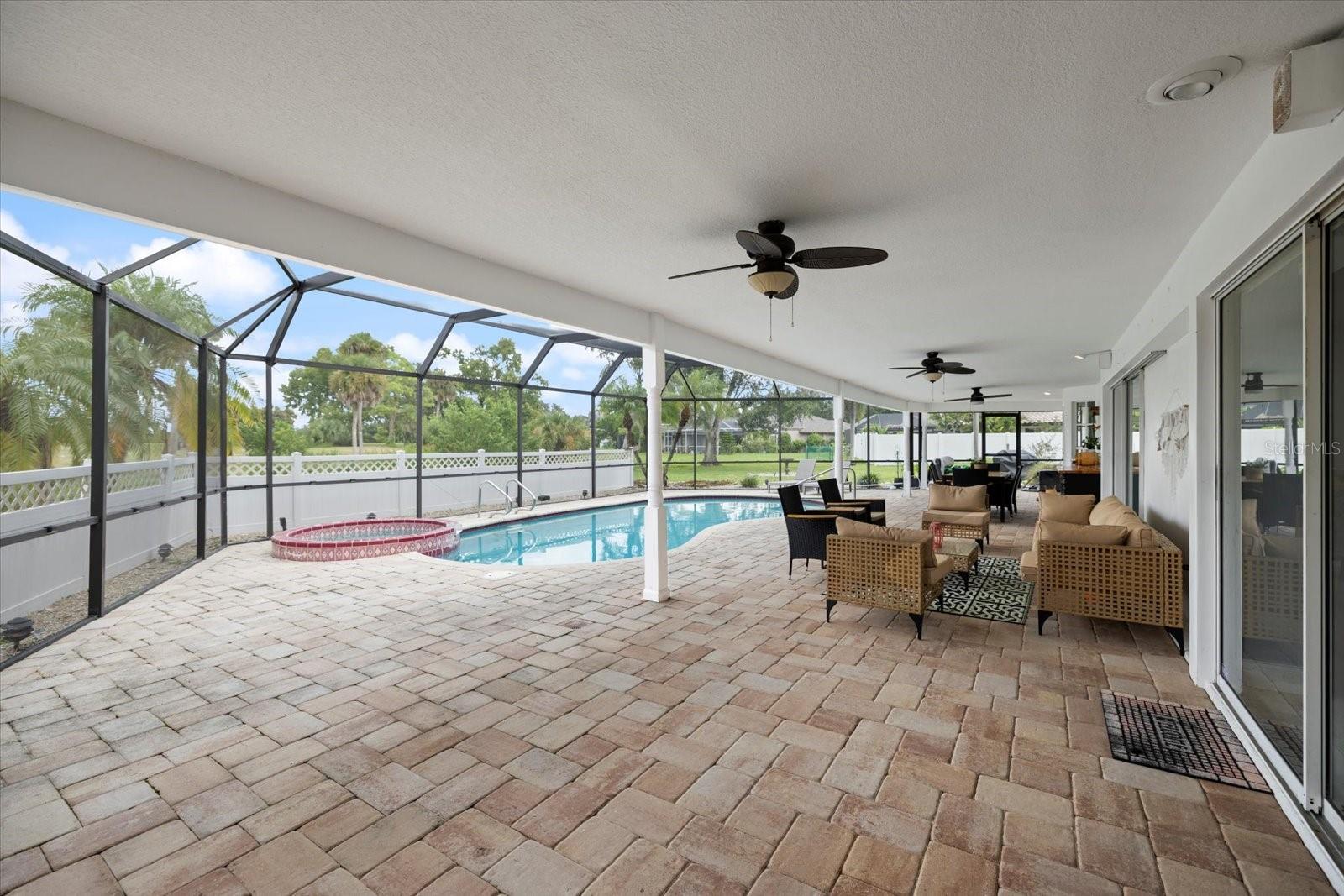 4762 MEREDITH LN