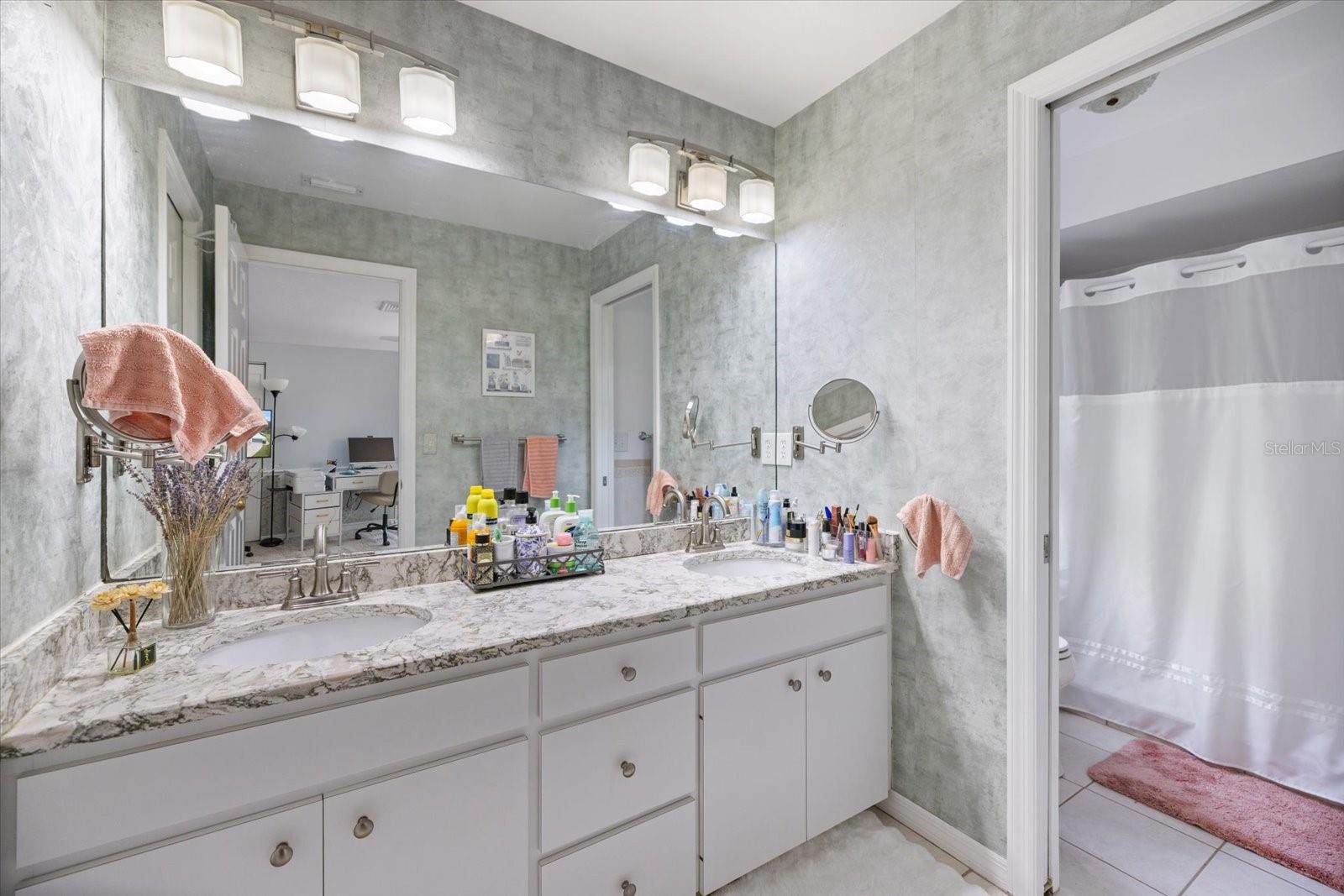 4762 MEREDITH LN