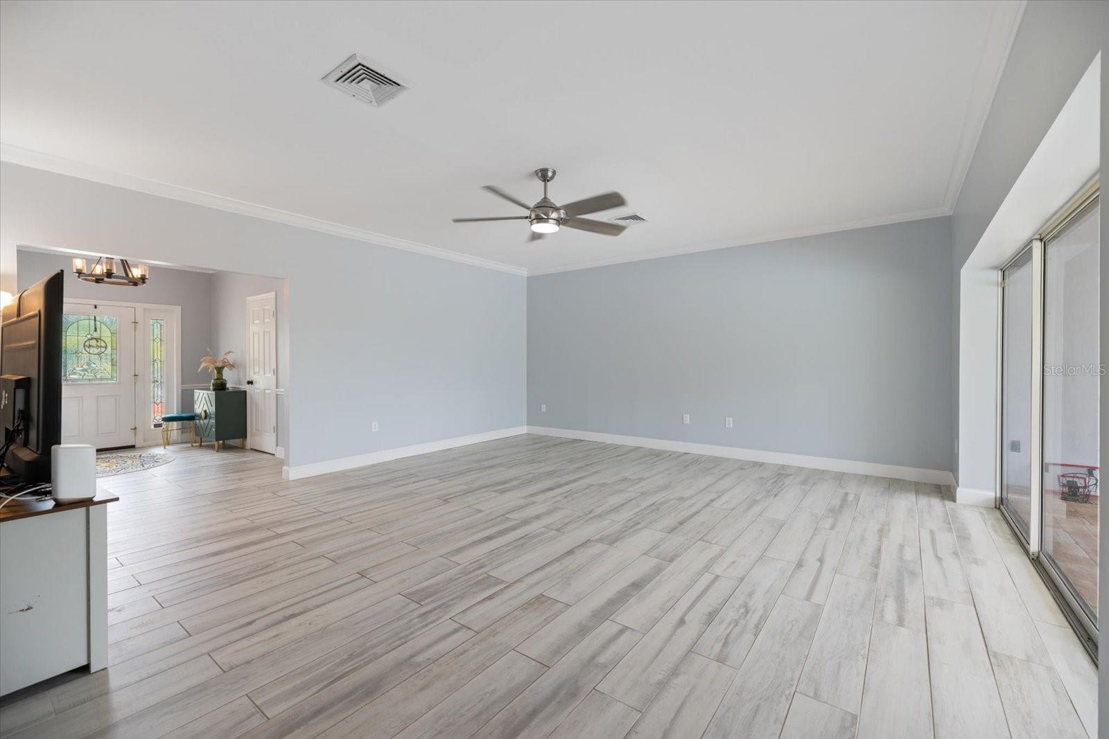 4762 MEREDITH LN