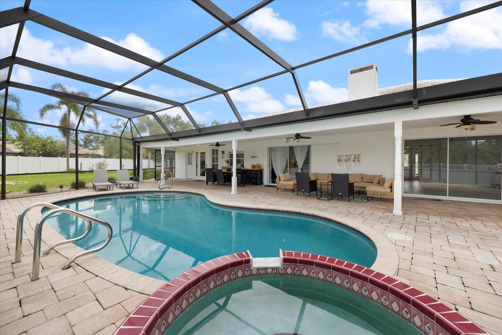 4762 MEREDITH LN