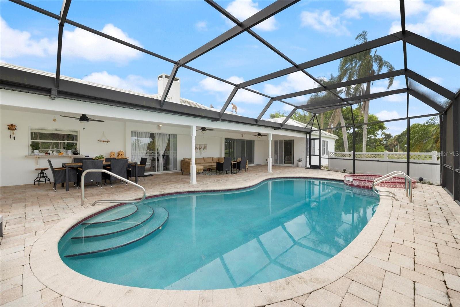 4762 MEREDITH LN
