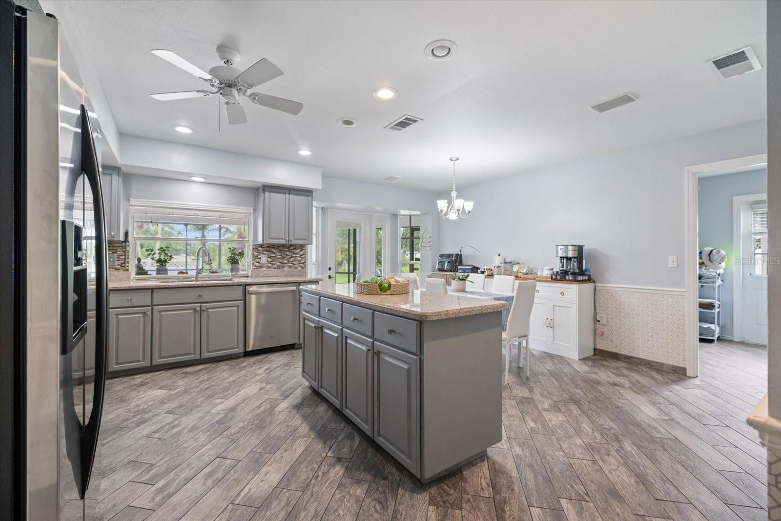 4762 MEREDITH LN