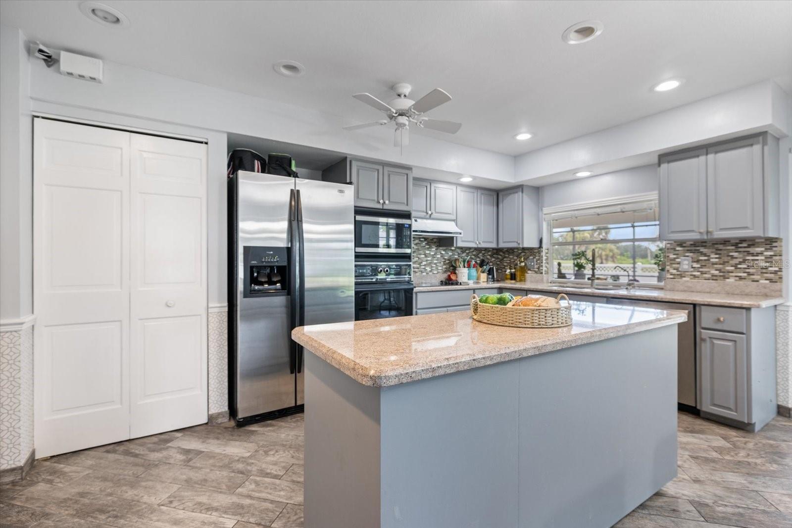 4762 MEREDITH LN
