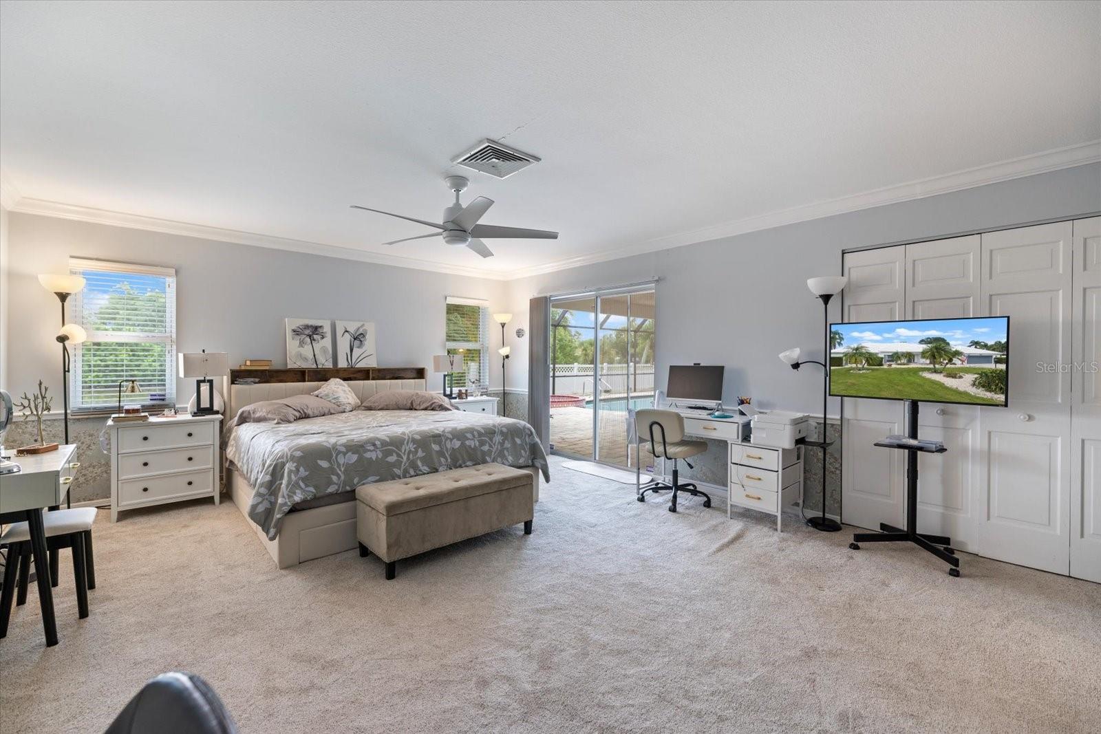 4762 MEREDITH LN
