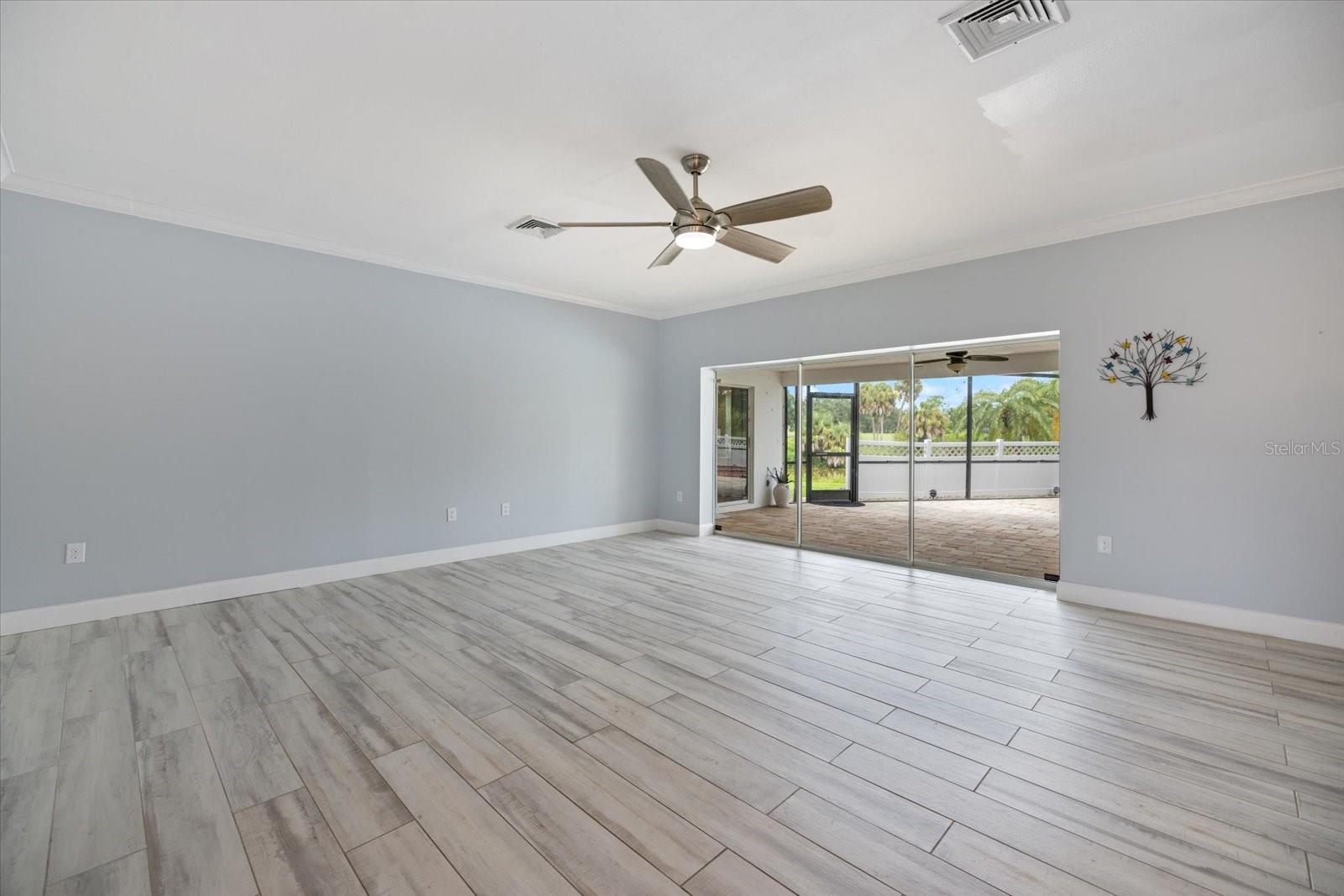 4762 MEREDITH LN