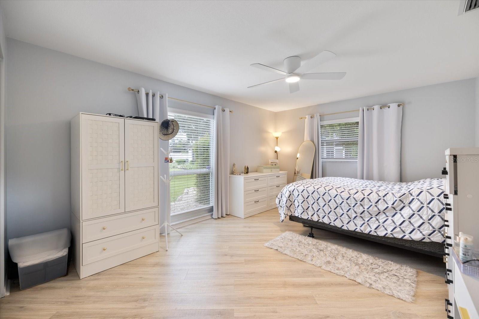 4762 MEREDITH LN