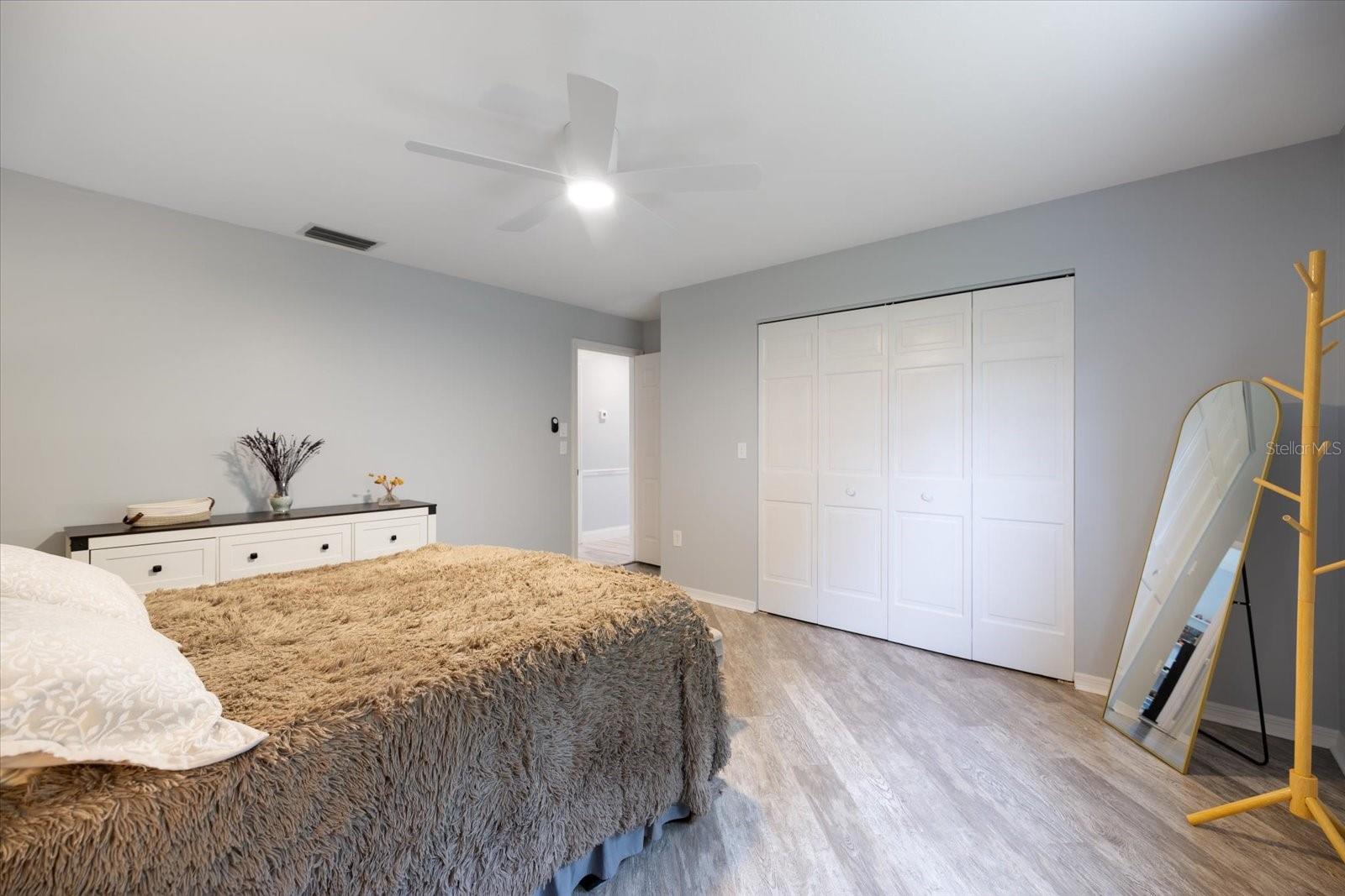 4762 MEREDITH LN