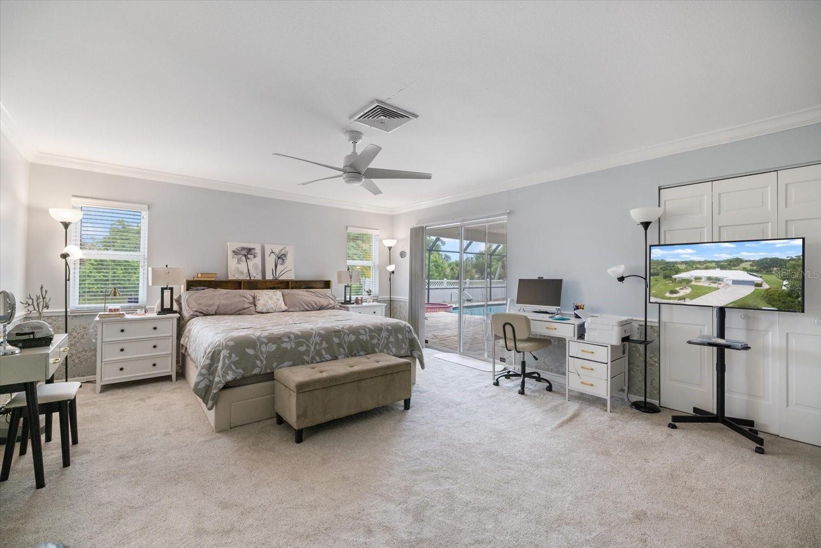 4762 MEREDITH LN