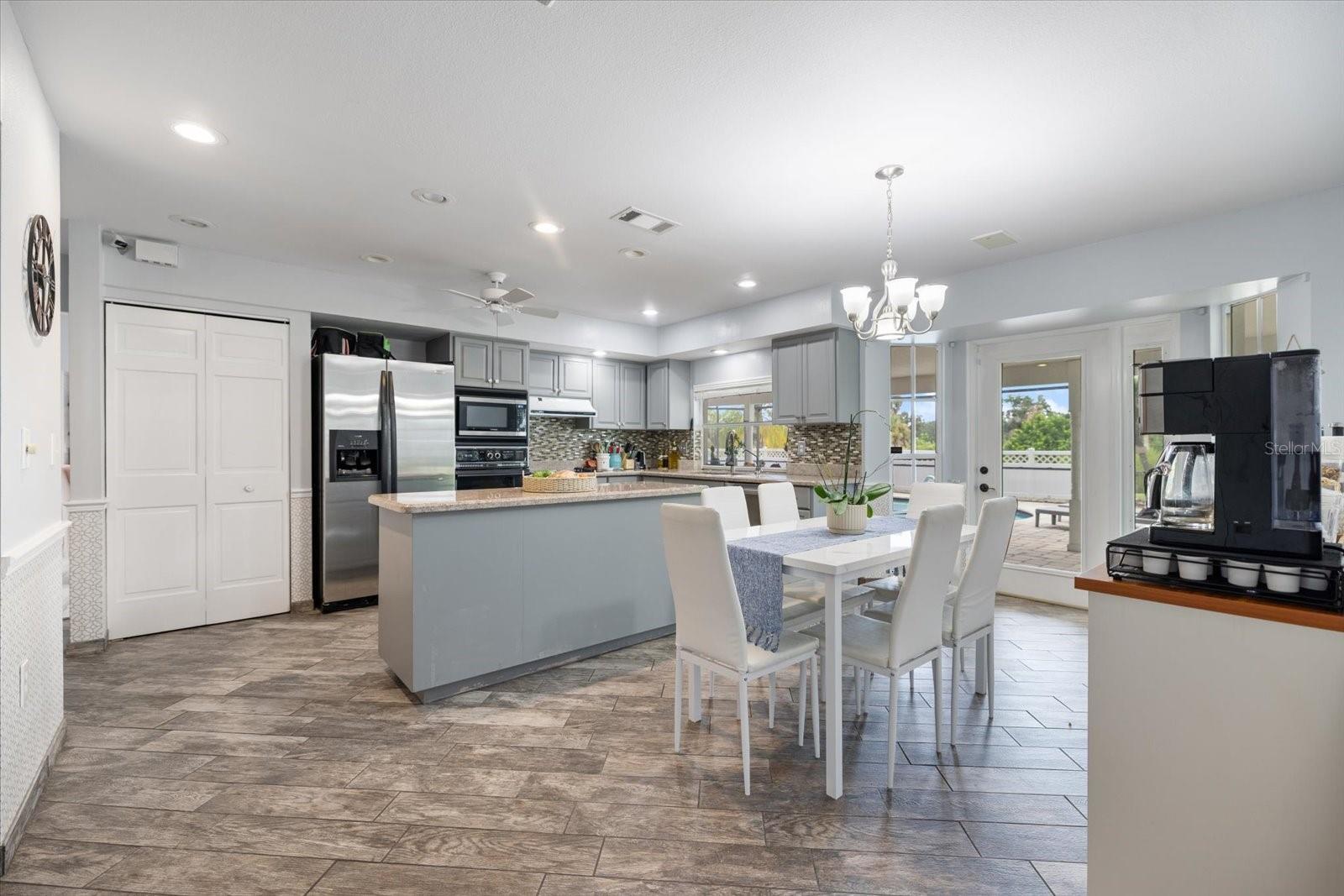 4762 MEREDITH LN