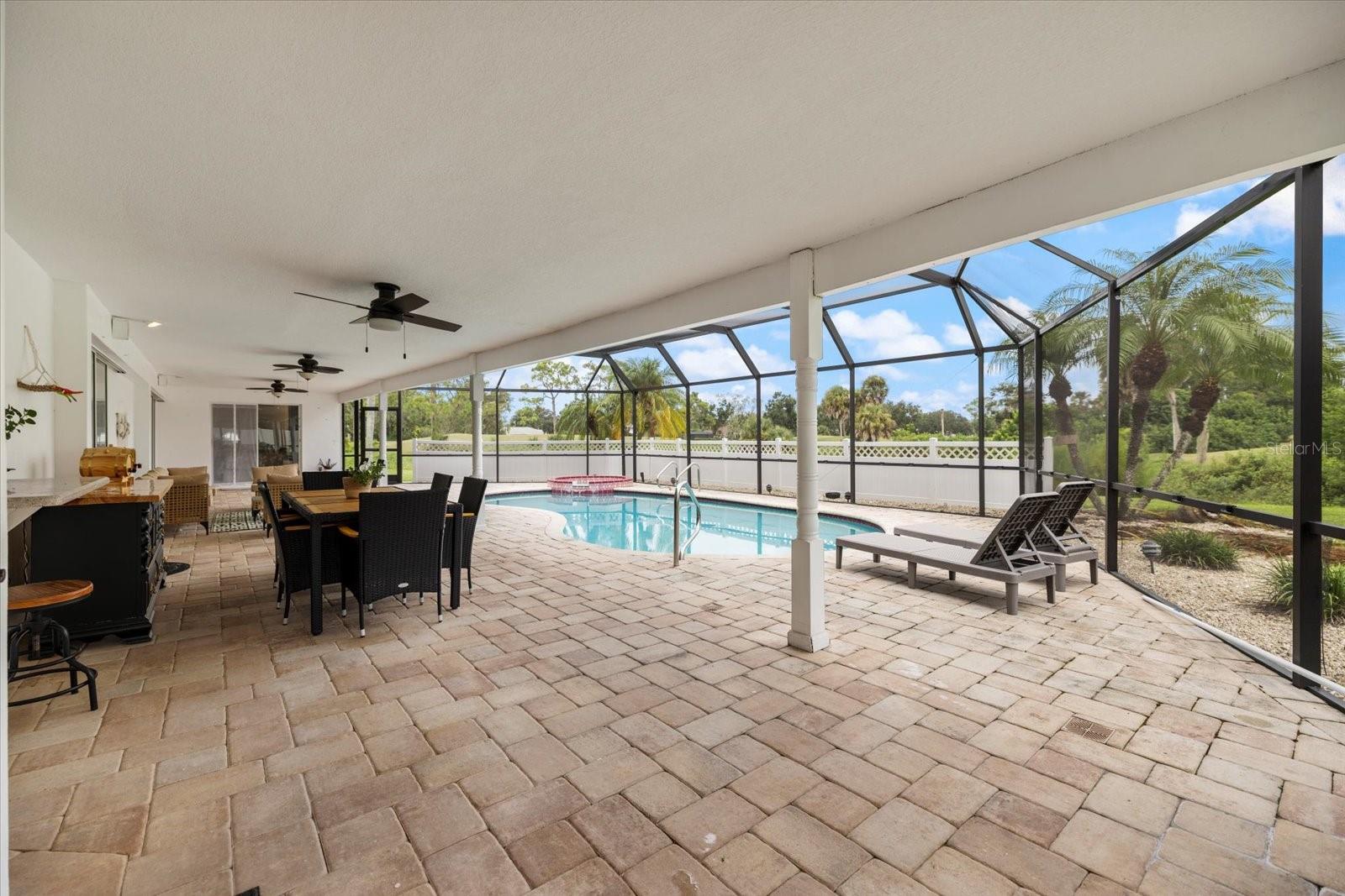 4762 MEREDITH LN