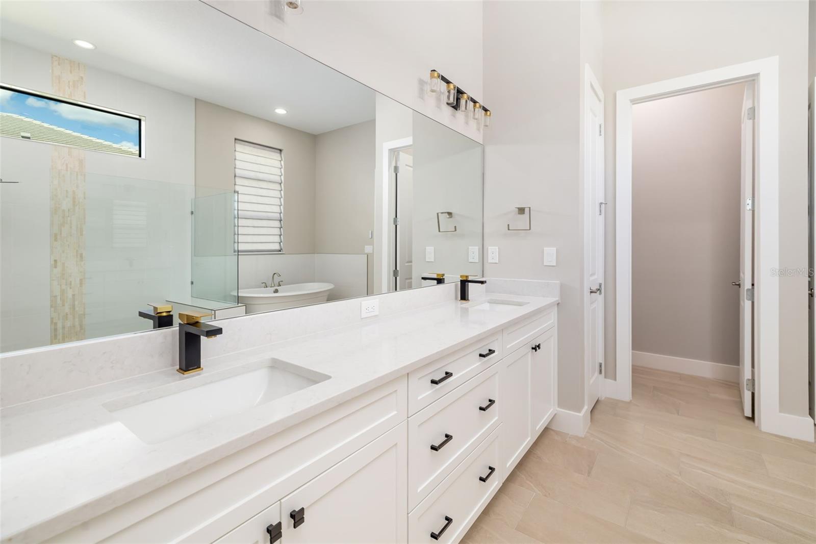 9004 ARTISAN WAY