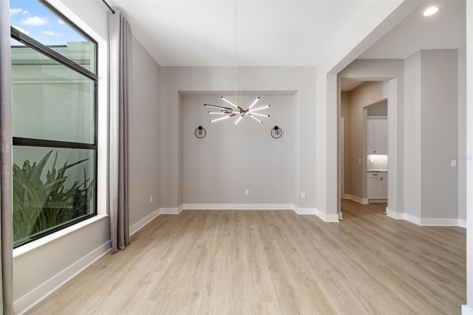 9004 ARTISAN WAY