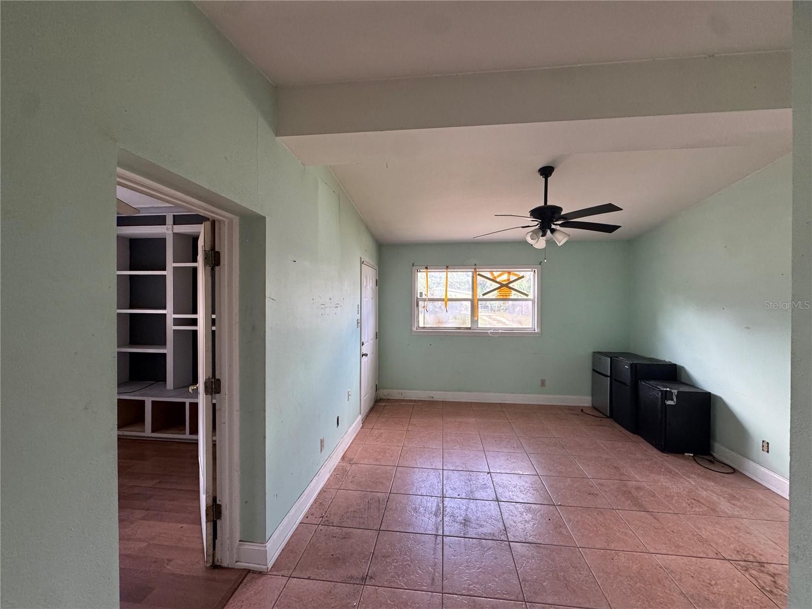 224 W CORNELIUS CIR