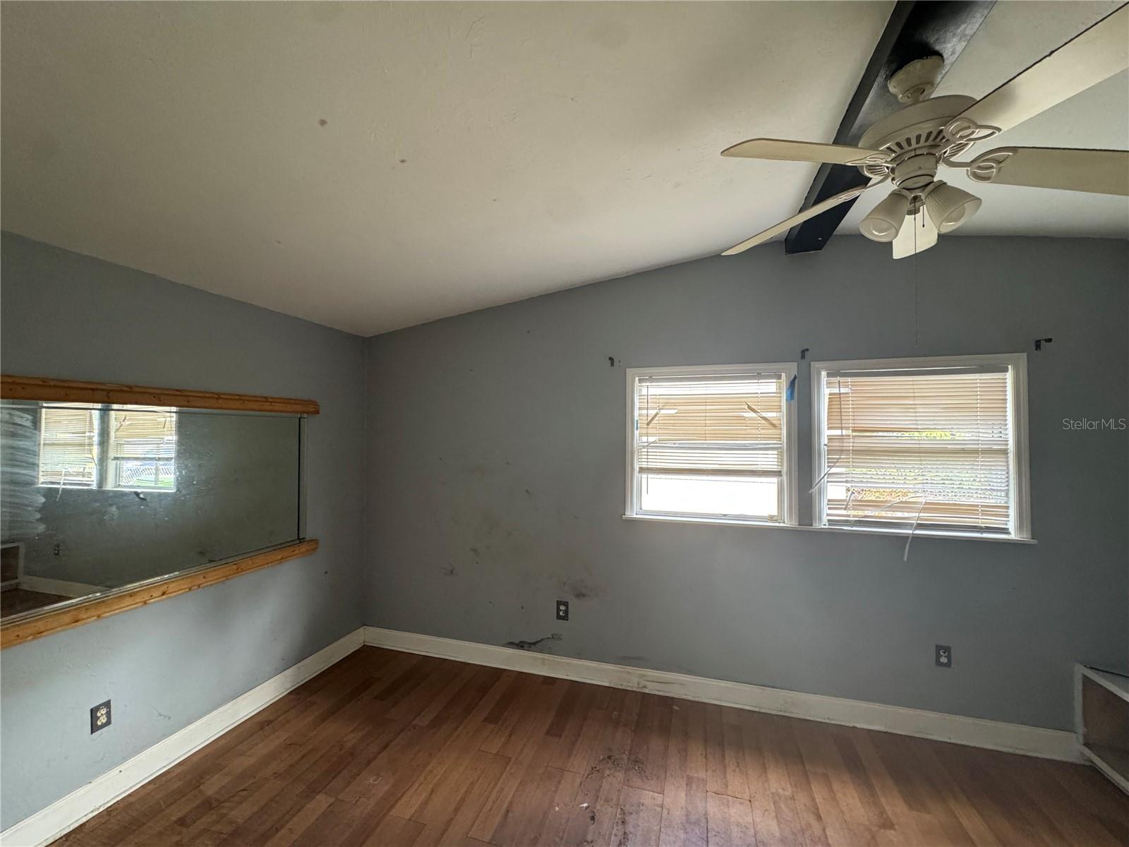 224 W CORNELIUS CIR