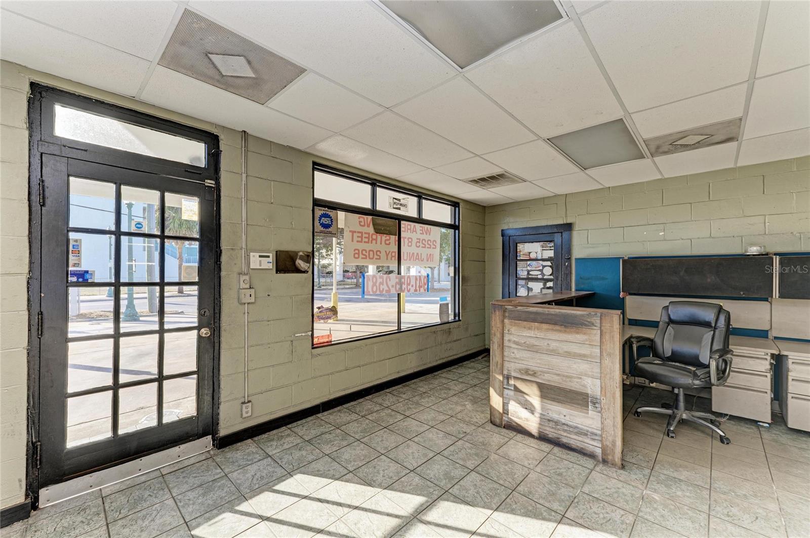 400 W CENTRAL AVE