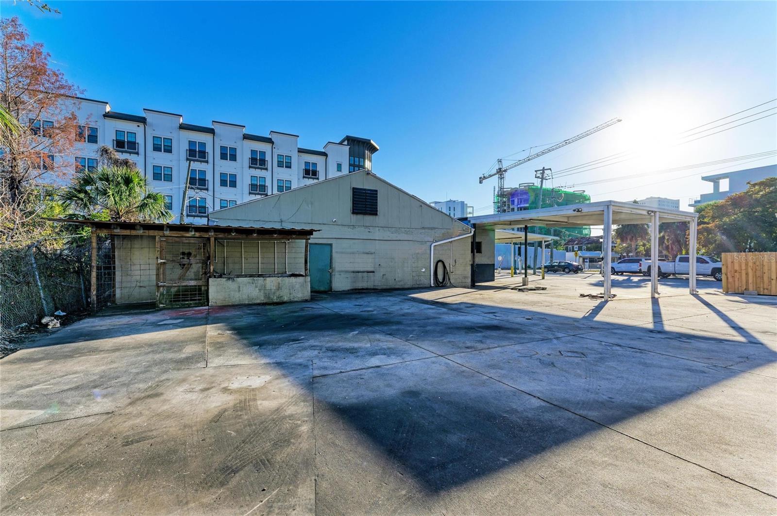 400 W CENTRAL AVE