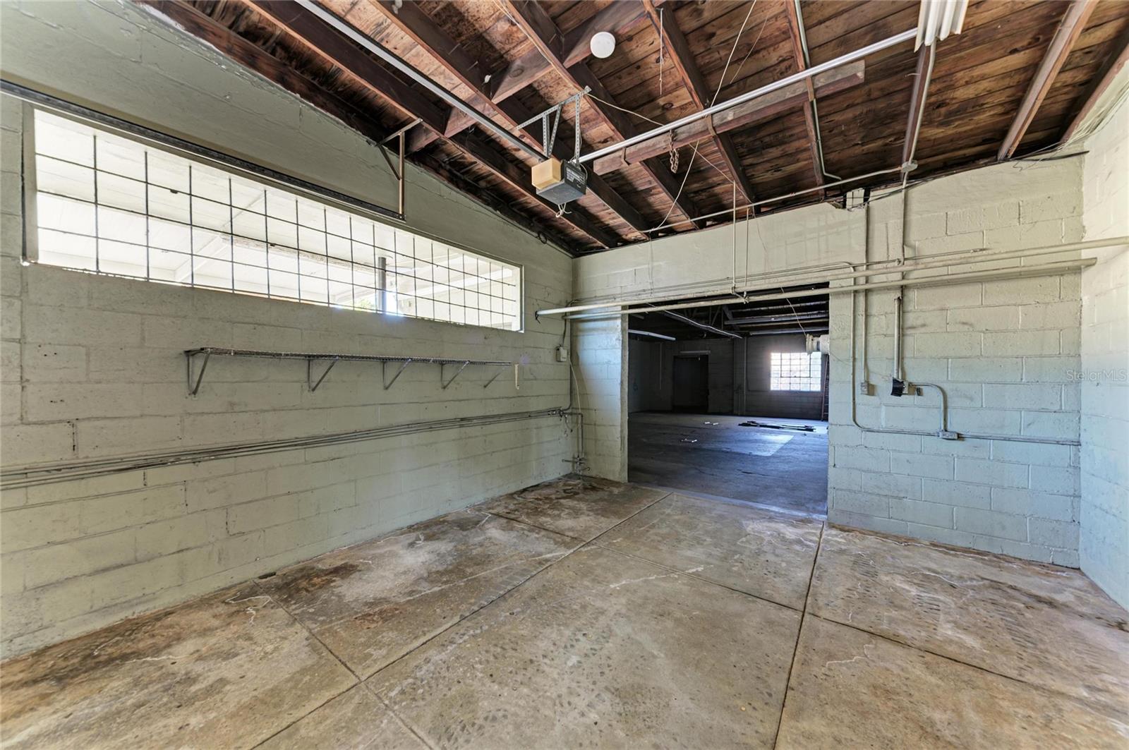 400 W CENTRAL AVE