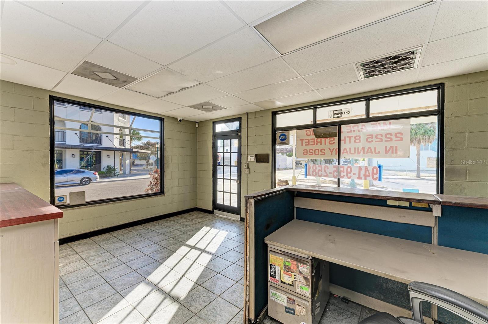 400 W CENTRAL AVE