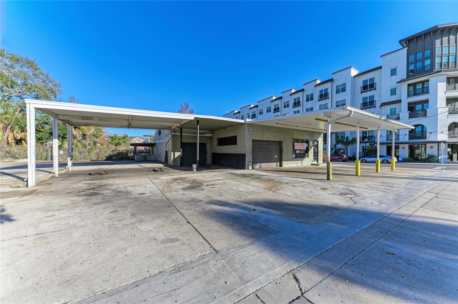 400 W CENTRAL AVE