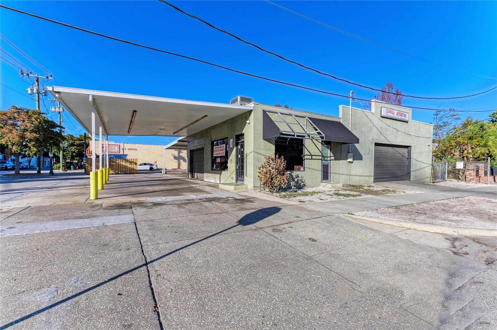 400 W CENTRAL AVE