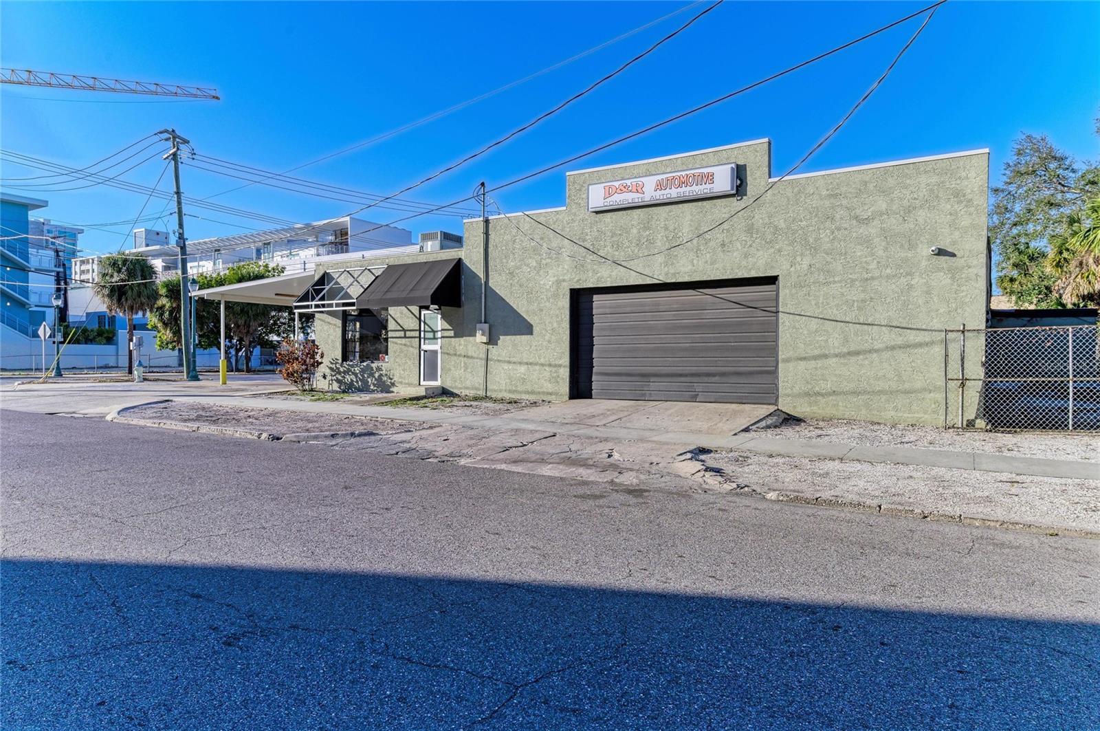 400 W CENTRAL AVE