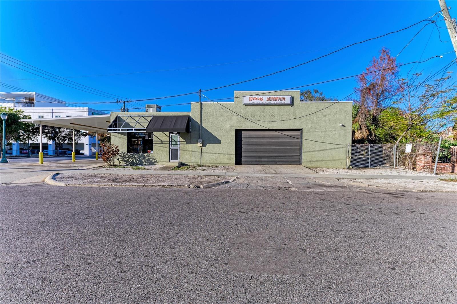 400 W CENTRAL AVE