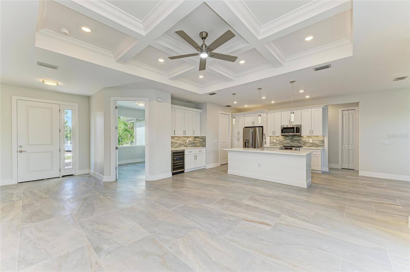 380 HOLLY RD
