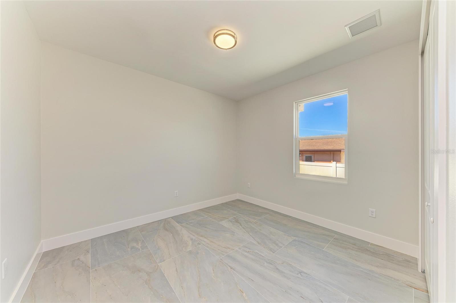 380 HOLLY RD