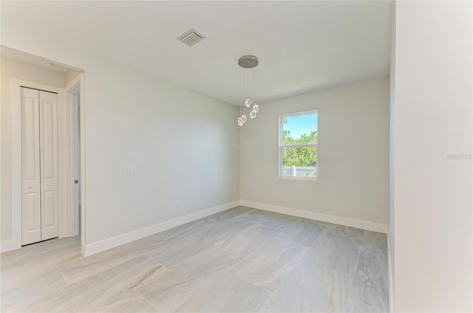 380 HOLLY RD