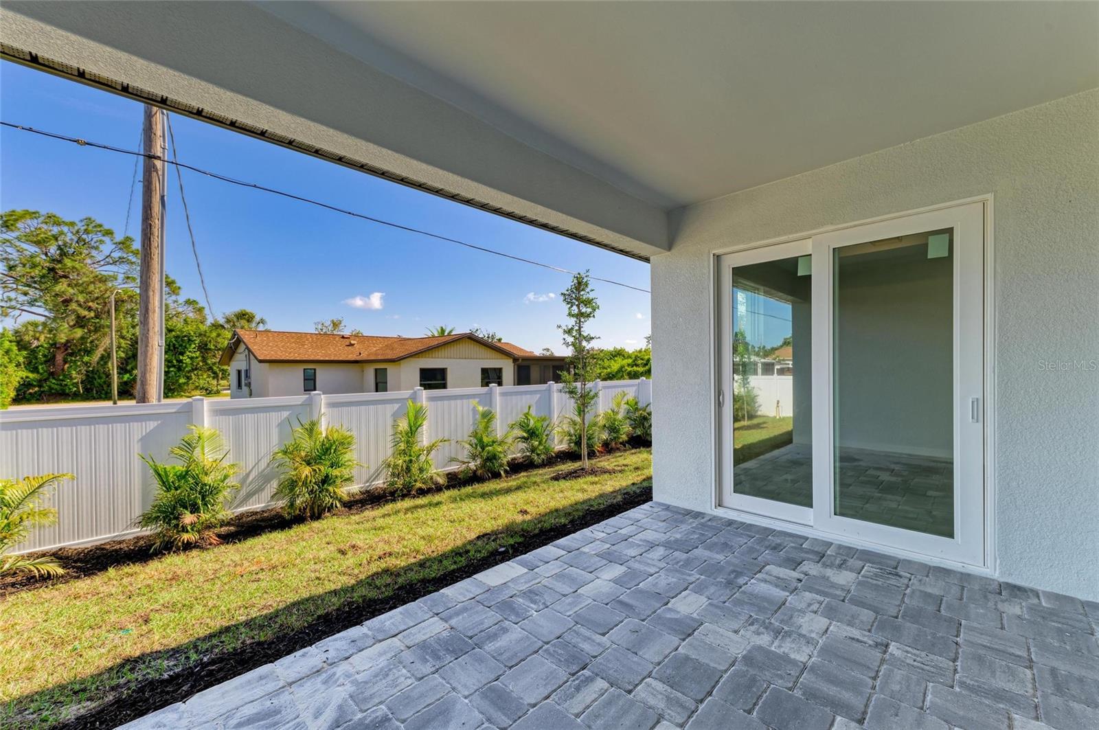 380 HOLLY RD