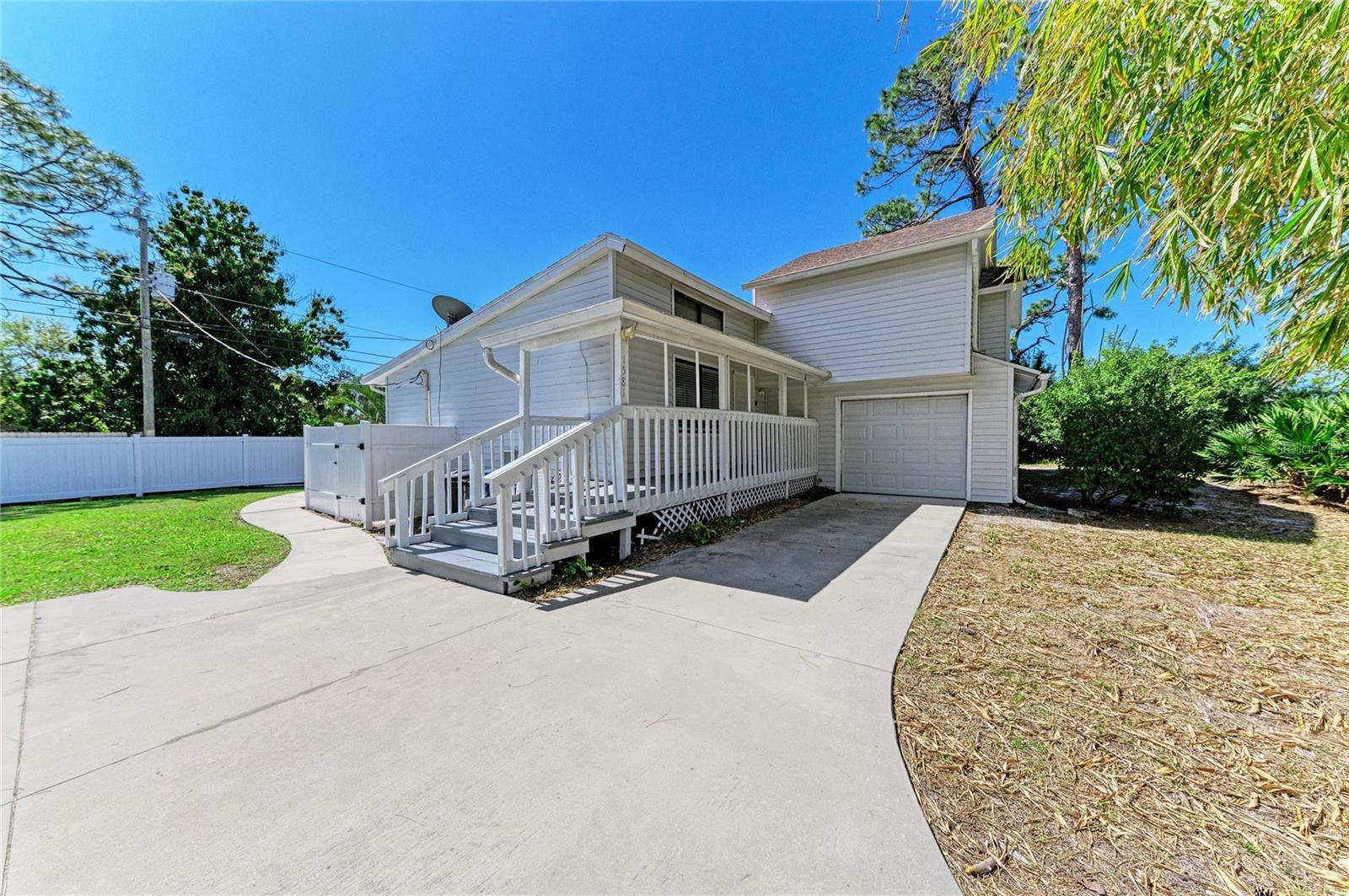1581 ROYAL RD