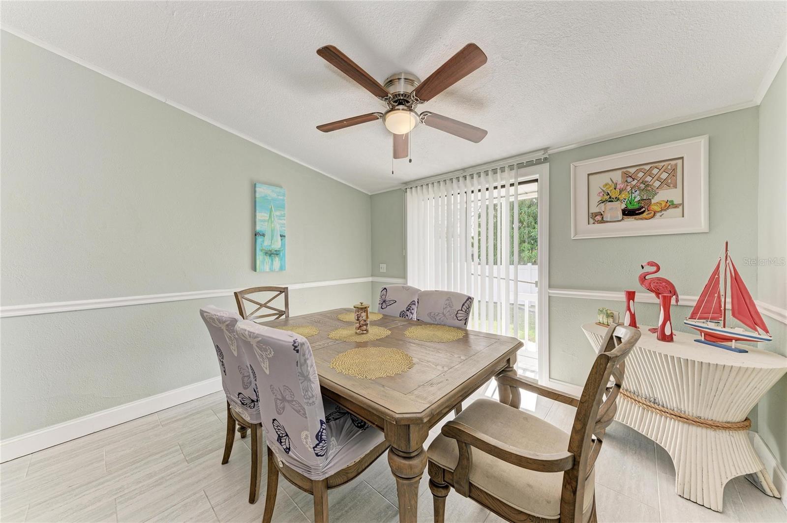 1581 ROYAL RD