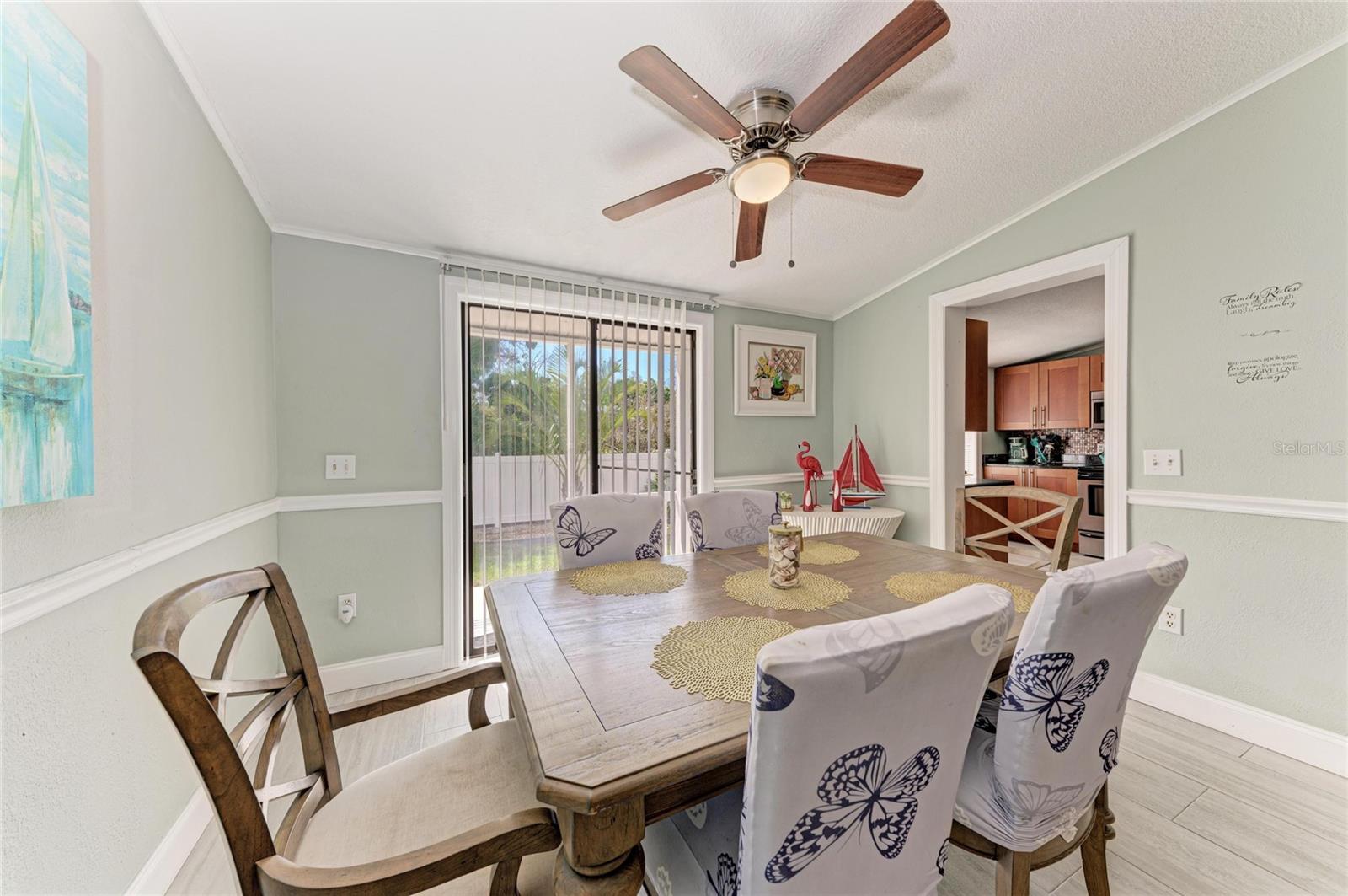 1581 ROYAL RD