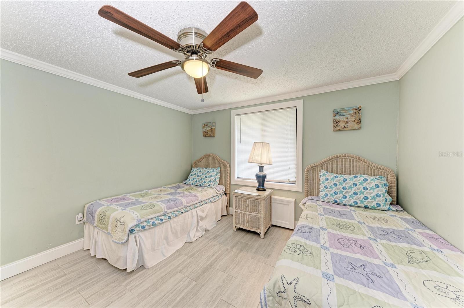 1581 ROYAL RD