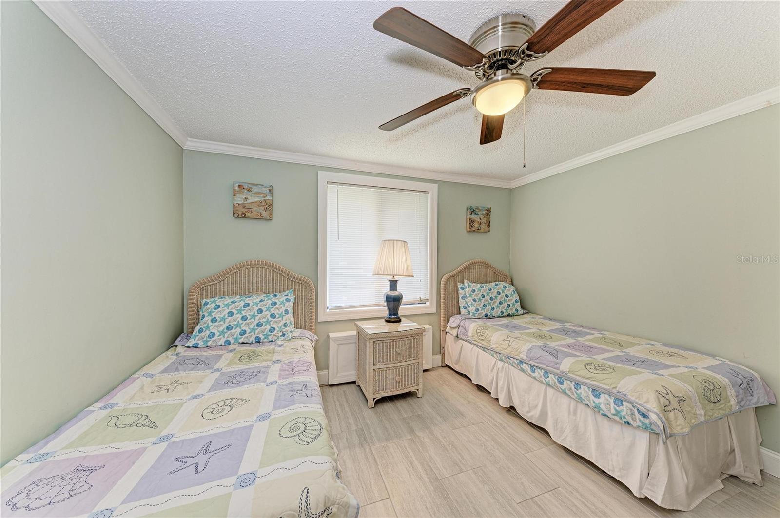 1581 ROYAL RD