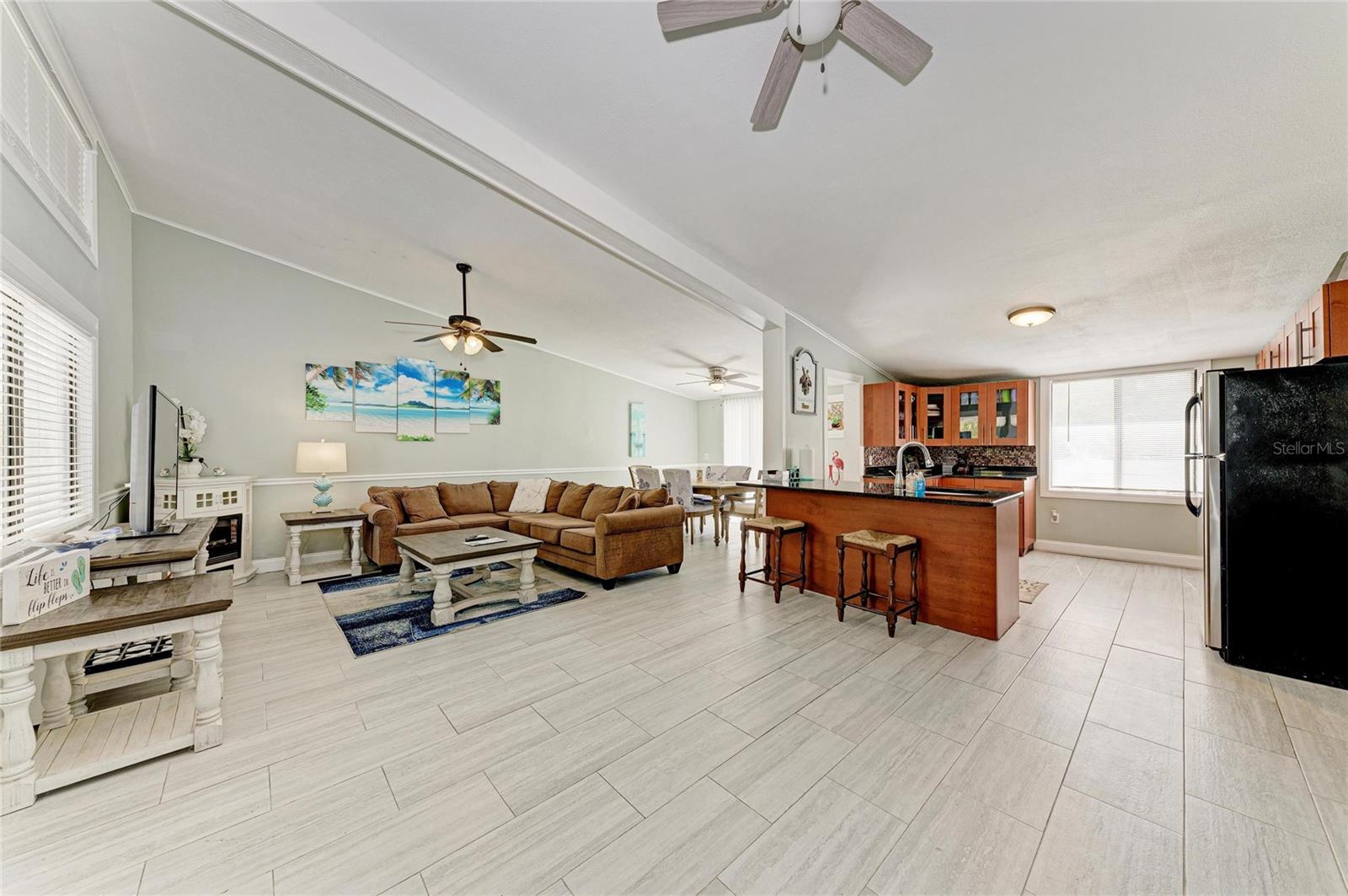 1581 ROYAL RD
