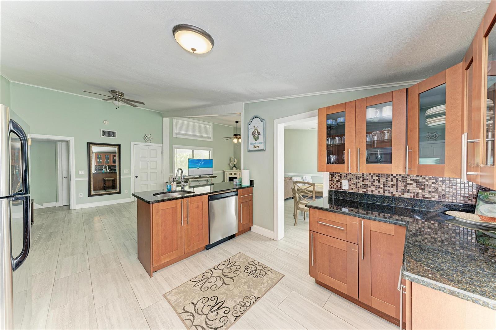 1581 ROYAL RD