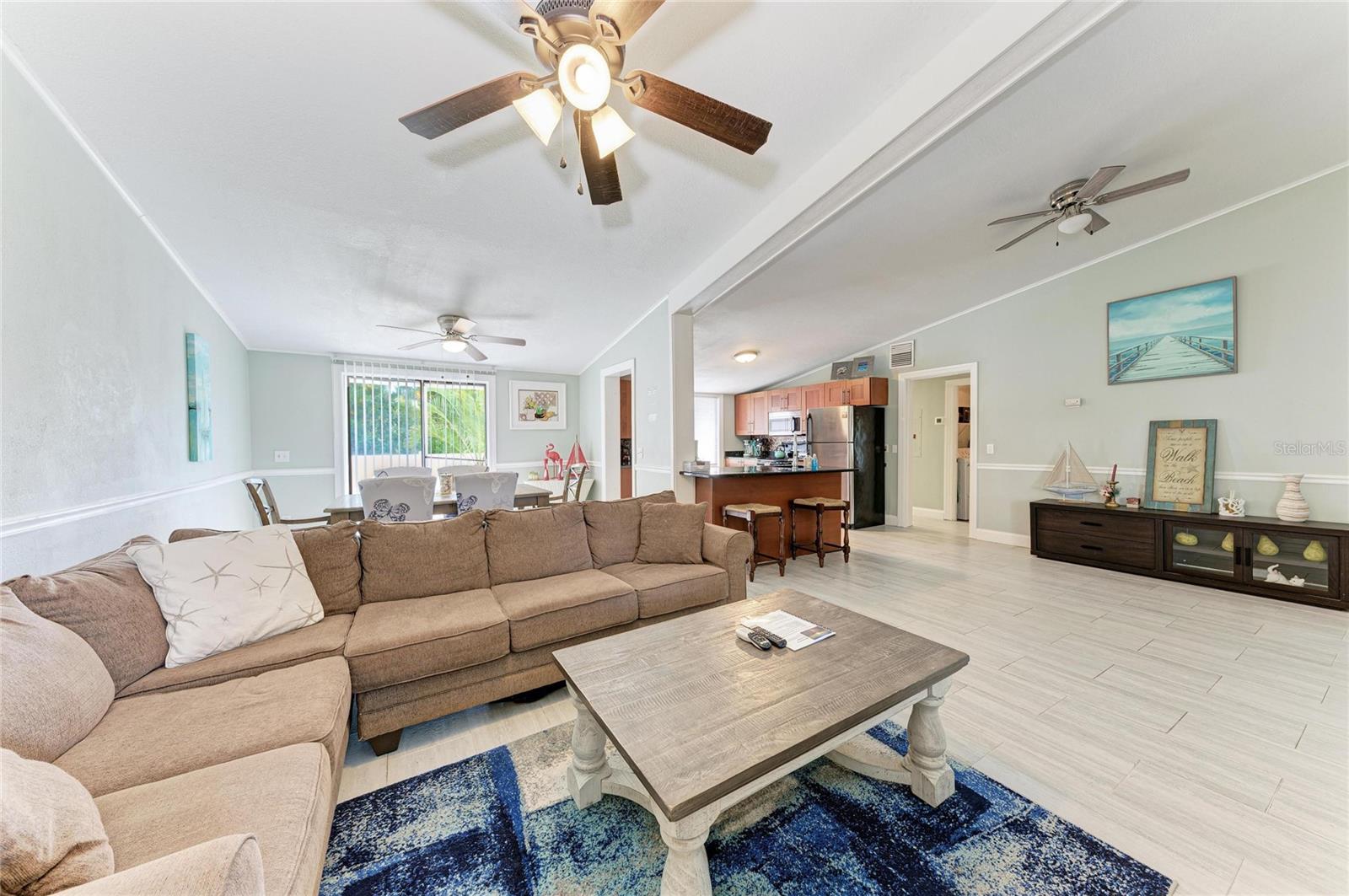 1581 ROYAL RD