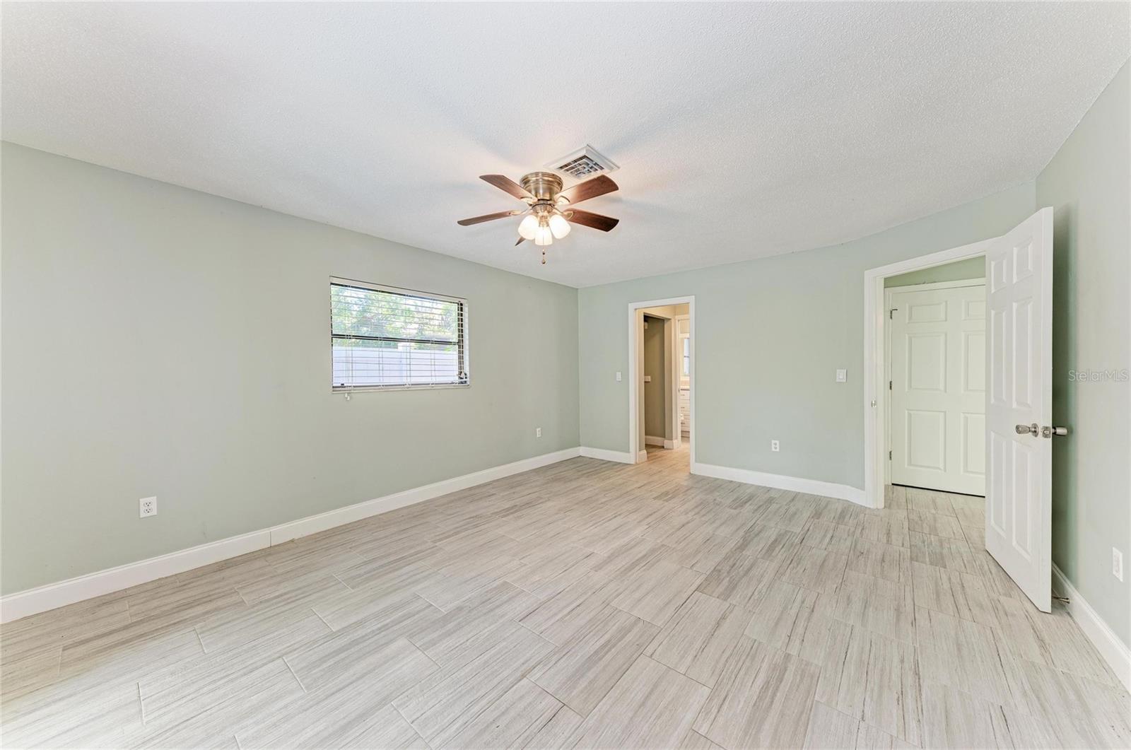 627 ALLIGATOR DR