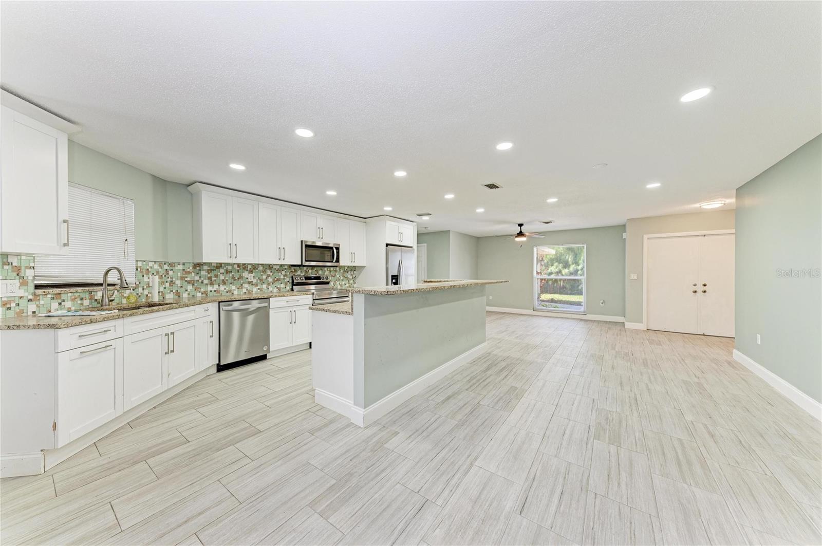 627 ALLIGATOR DR