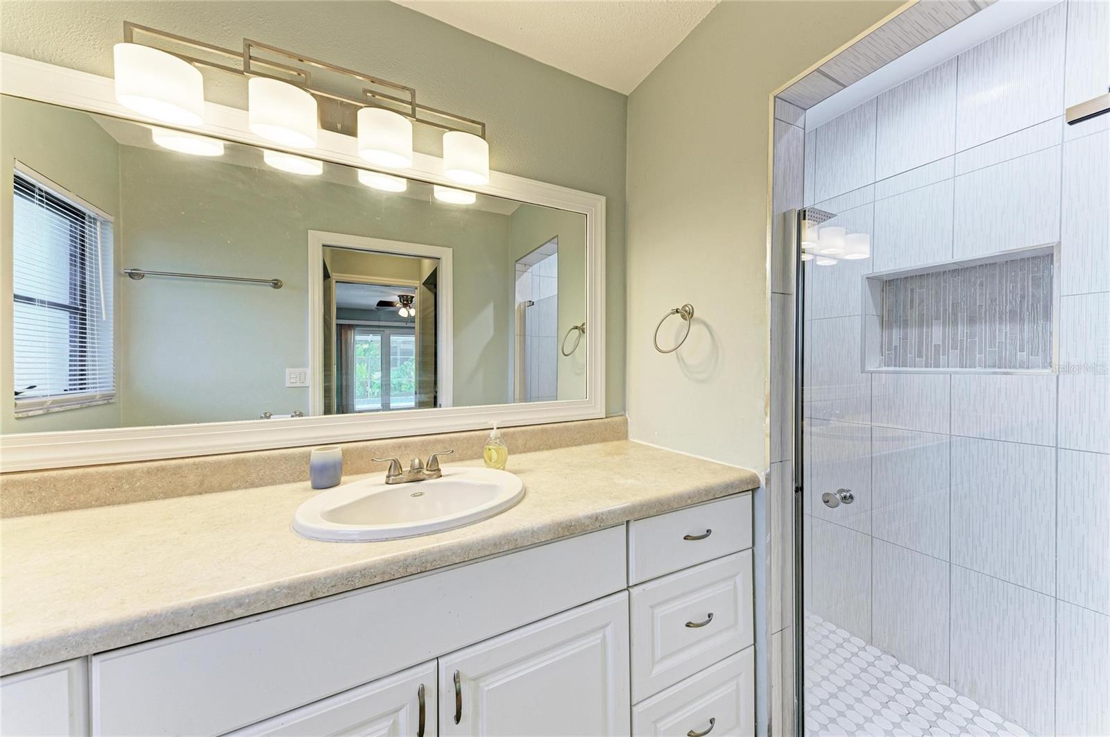 627 ALLIGATOR DR
