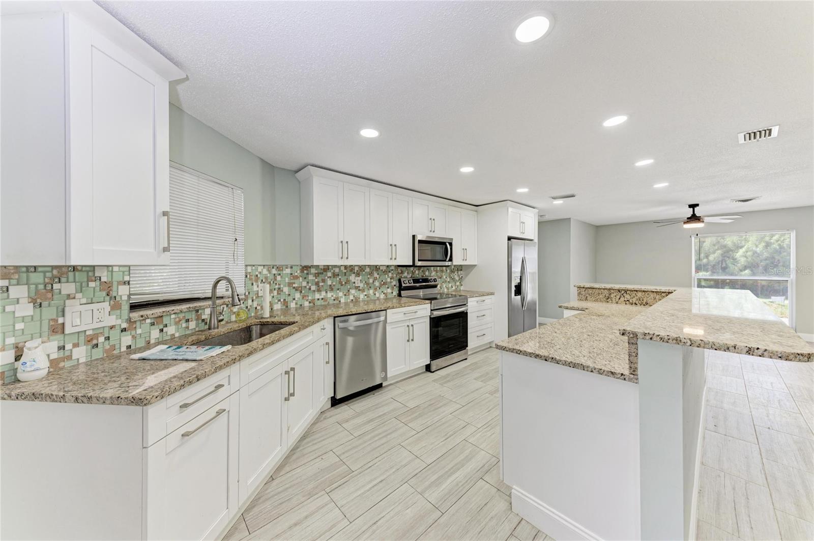 627 ALLIGATOR DR