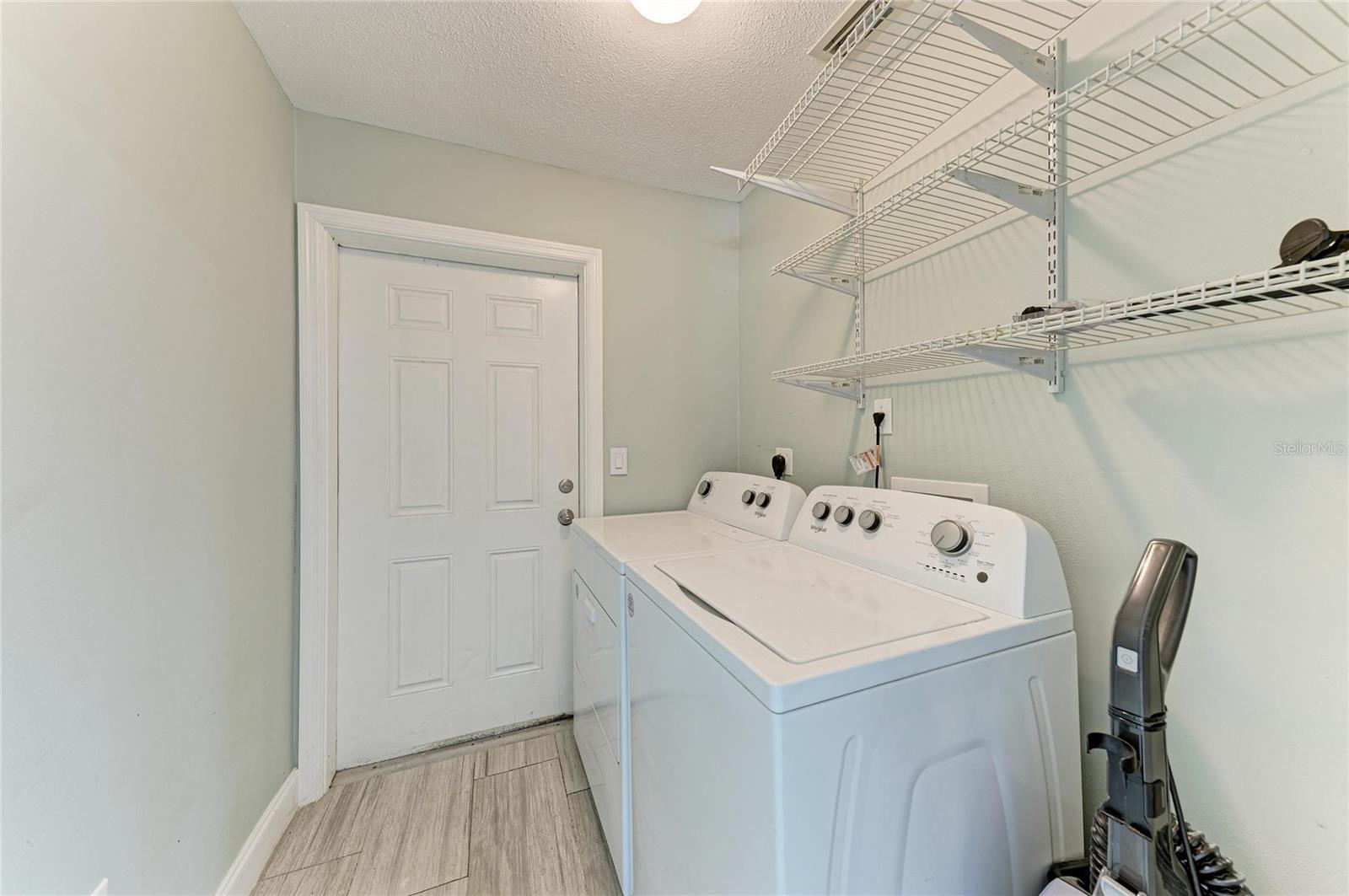 627 ALLIGATOR DR