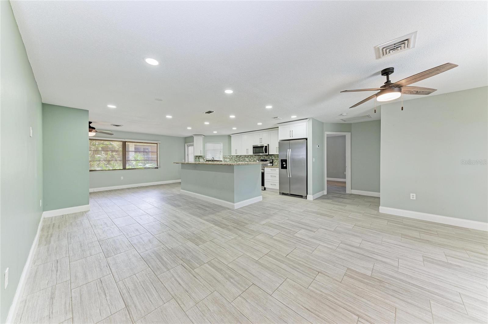 627 ALLIGATOR DR