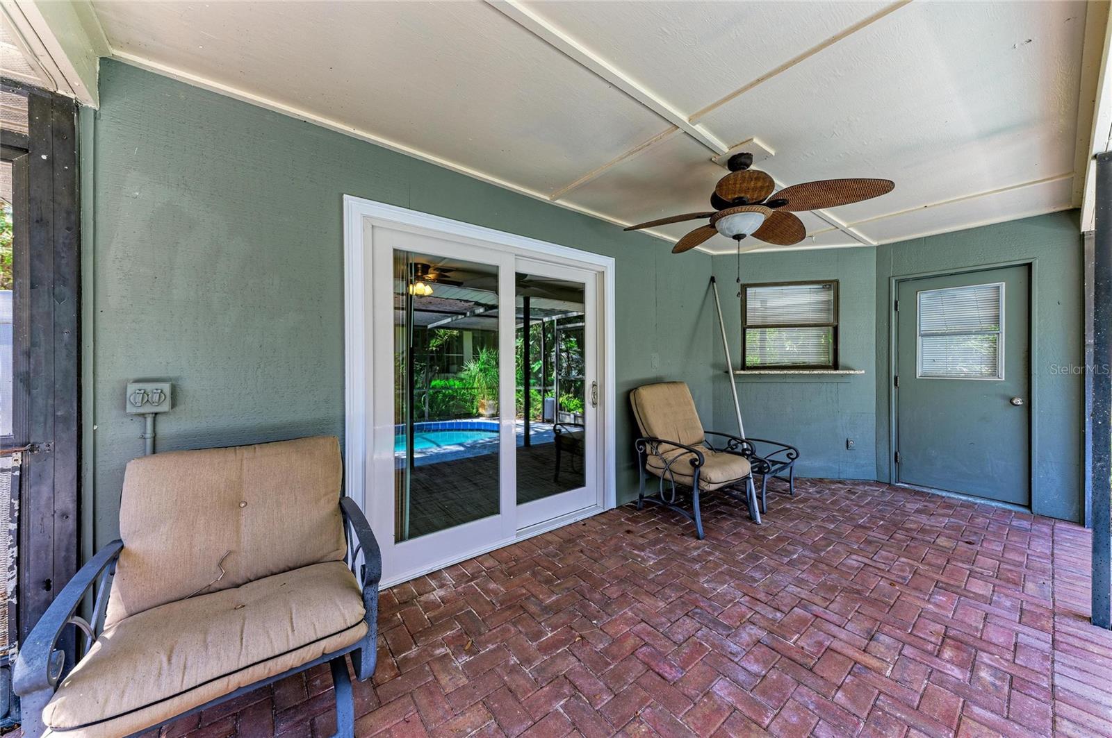 627 ALLIGATOR DR