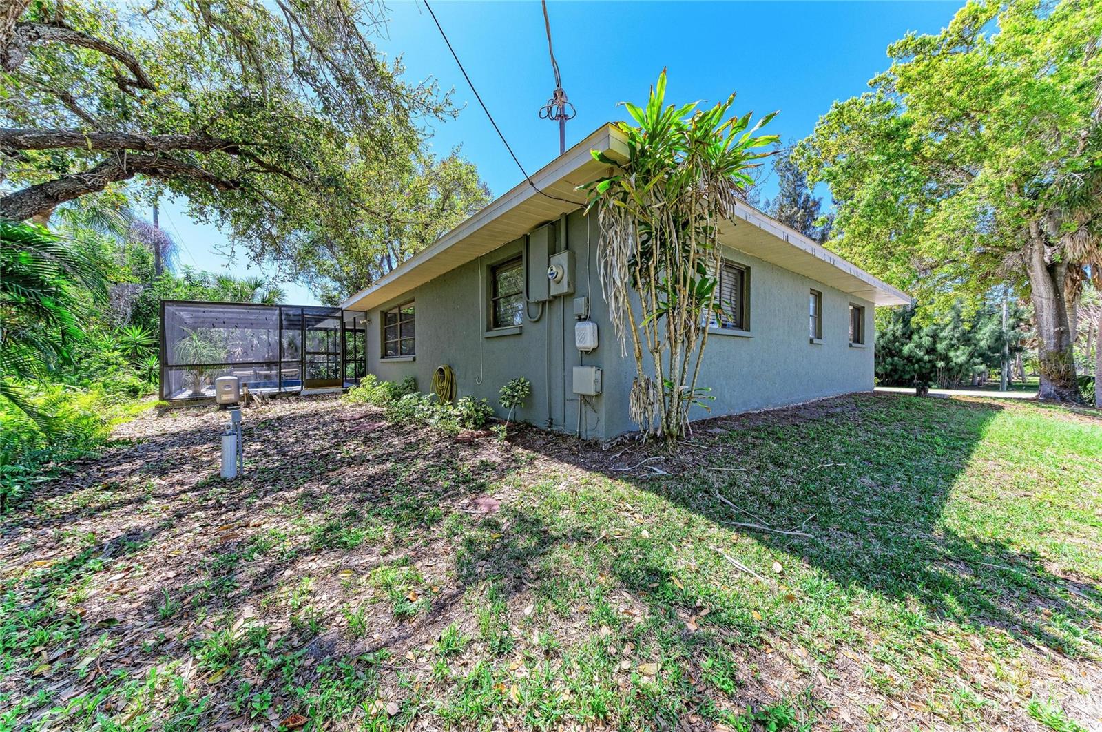 627 ALLIGATOR DR