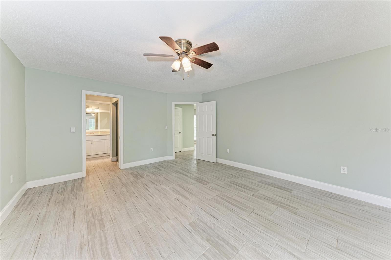 627 ALLIGATOR DR