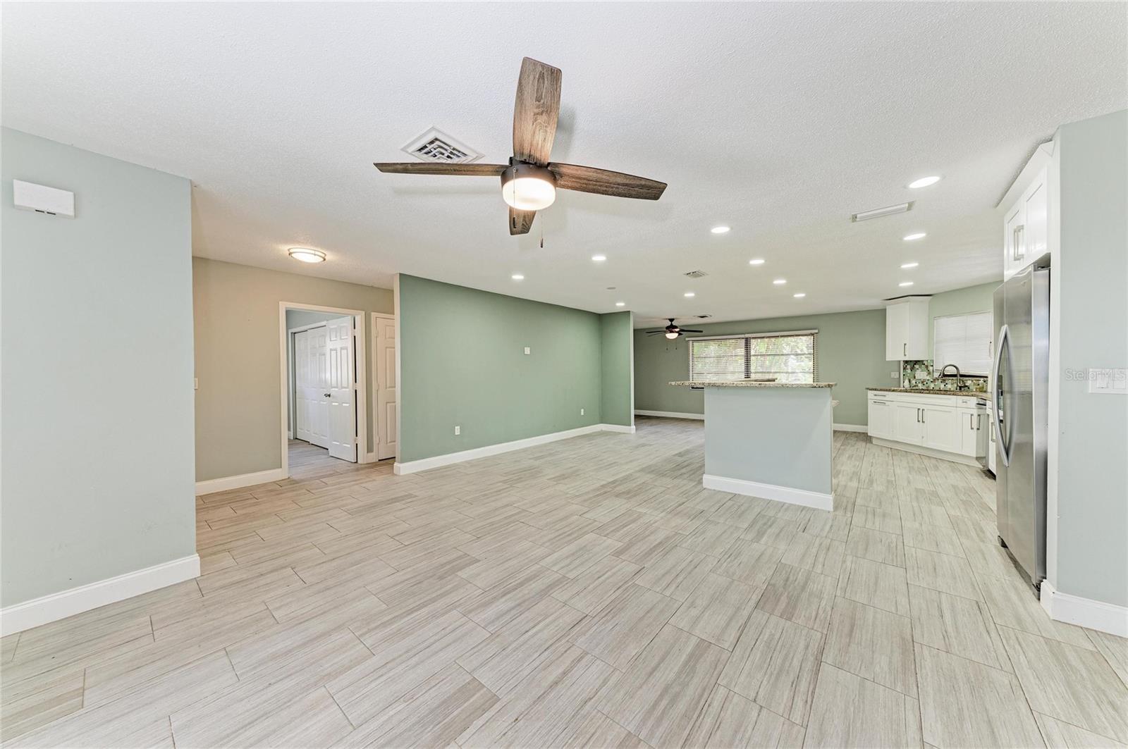 627 ALLIGATOR DR